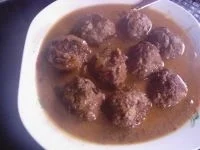 Rezept: Hackbällchen in Zwiebel-Knoblauch Soße Hackbällchen in Zwiebel-Knoblauch Soße - Rezept