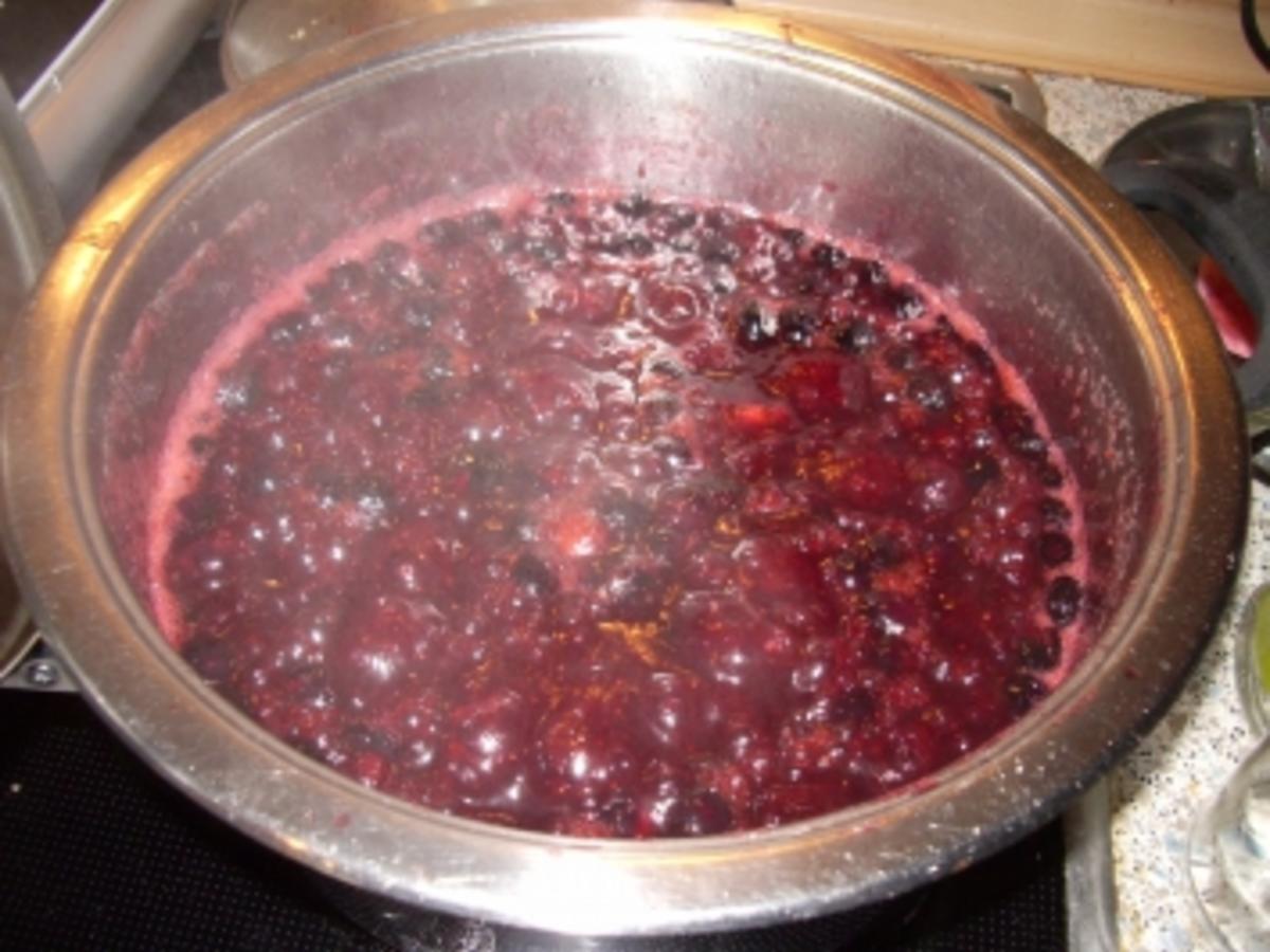 Marmelade: Erdbeer-Nektarinen-Blaubeer-Marmelade - Rezept - kochbar.de