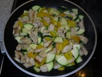 Lecker Leichtes Putengeschnetzeltes - Rezept - Bild Nr. 2