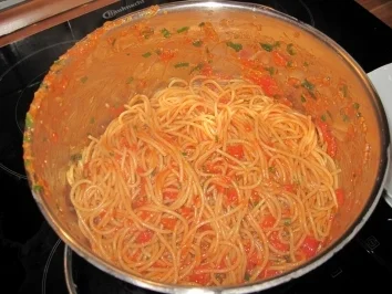 Rezept: Fruchtige Spaghettini Napoli Bild Nr. 21 Fruchtige Spaghettini Napoli - Rezept - Bild Nr. 21