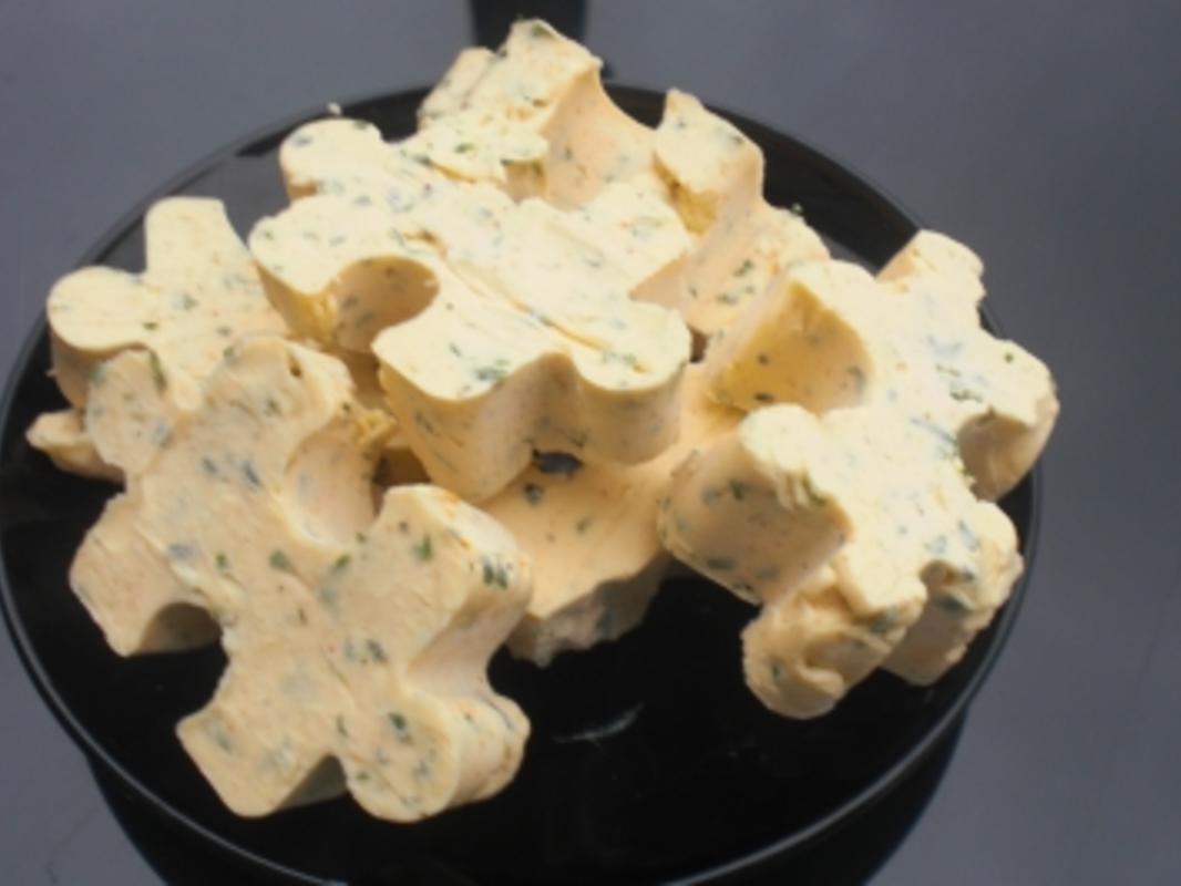 Knoblauch Kräuter Butter - einfach - von Sissi73