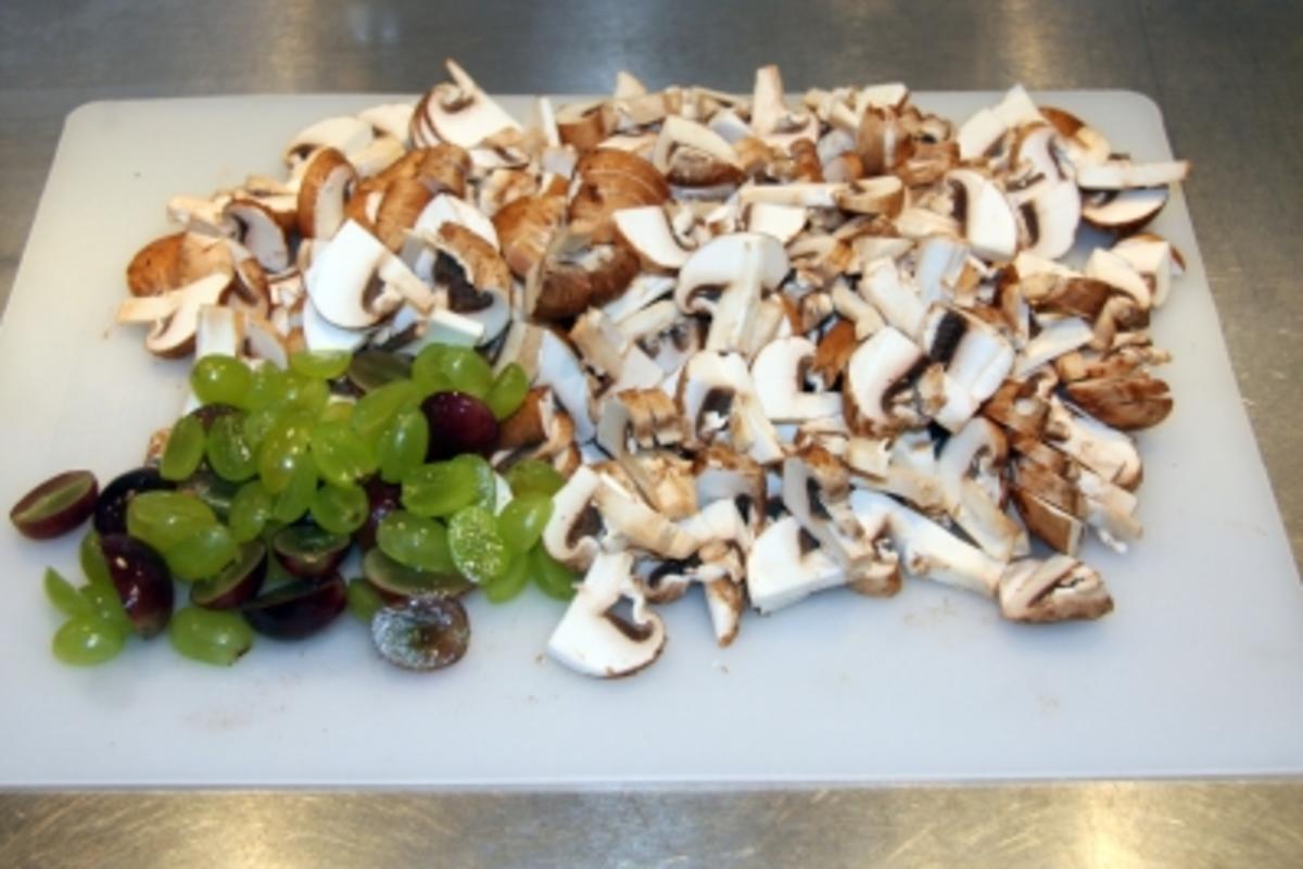 Champignon-Weintraubensalat - Rezept mit Bild - kochbar.de