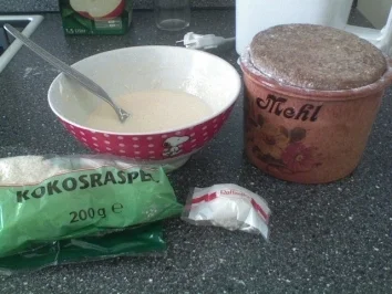 Rezept: Raffaelo-Kokos-Pfannkuchenrolle Bild Nr. 2 Raffaelo-Kokos-Pfannkuchenrolle - Rezept - Bild Nr. 2