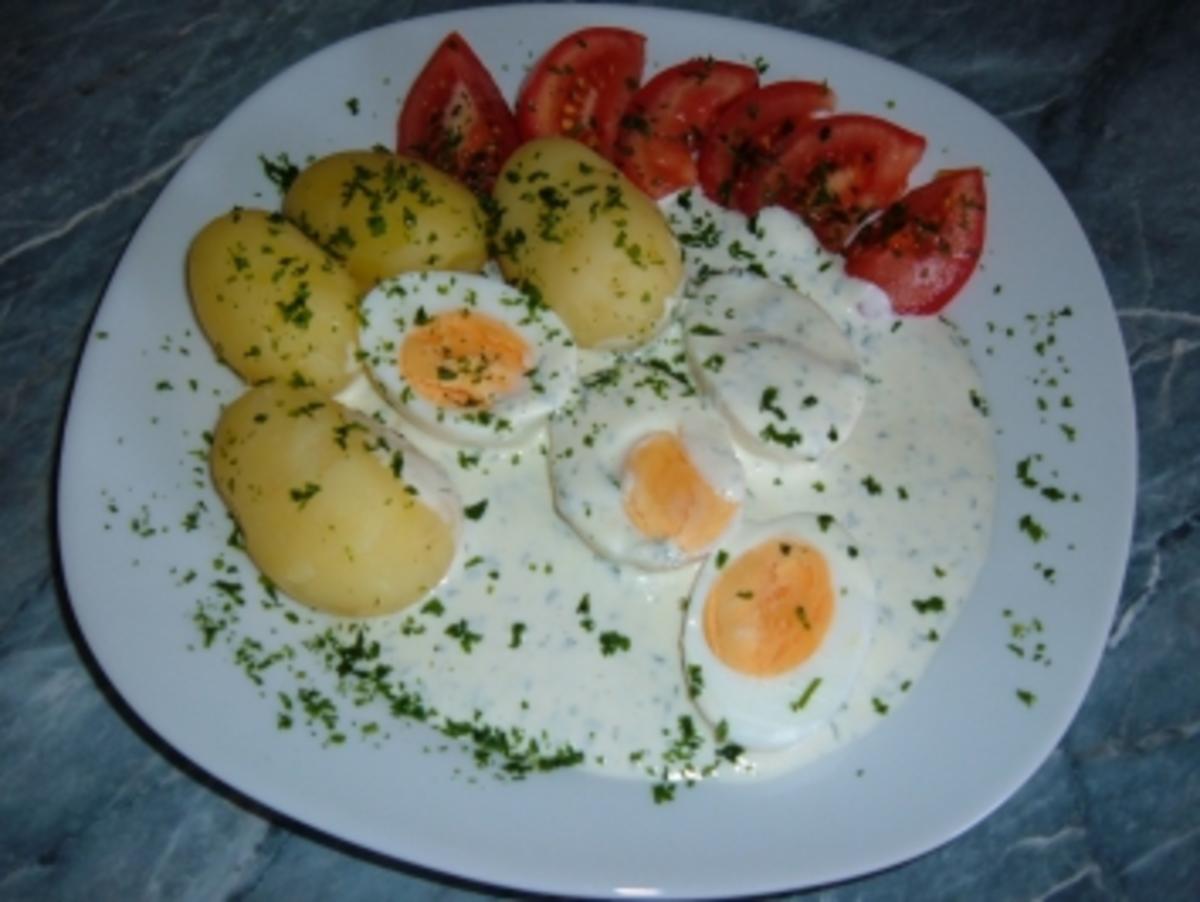 Eier in Kräutersauce - Rezept