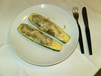 Rezept: VORSPEISE - Gefüllte Mini-Zucchini Bild Nr. 6 VORSPEISE - Gefüllte Mini-Zucchini - Rezept - Bild Nr. 6