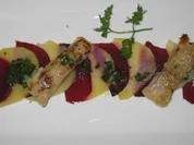 Waller auf Rote Bete-Carpaccio mit Weißweinjus - Rezept