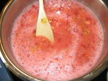 Kiwi- Johannisbeer-Stachelbeer-Marmelade - Rezept - Bild Nr. 9