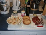 Knoblauch-Brotwürfel mit Chorizo - Rezept