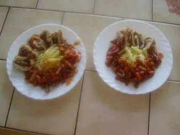 gefüllte Putenschnitzel-Nudeln-etwas andere Soße - Rezept