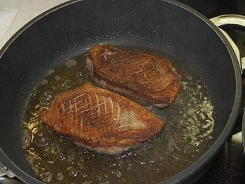 Rezept: Entenbrust mit Johannisbeersauce Entenbrust mit Johannisbeersauce - Rezept