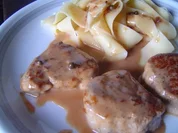 Schweinemedaillons an Kochkäsesauce - Rezept