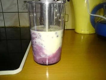 Heidelbeer-Buttermilch-Shake - Rezept - Bild Nr. 3