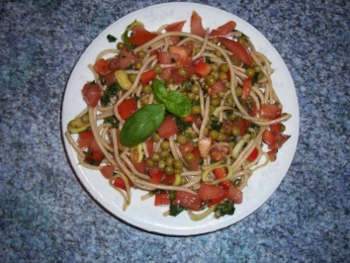 Bilder für Vollkornnudelsalat mit Vollkornnudeln und Erbsen - Rezept