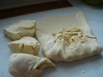 Rezept: Apfelschlangerl Apfelschlangerl - Rezept