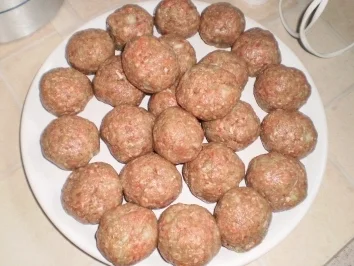 Fleischbällchen in roter Sauce - Rezept - Bild Nr. 2