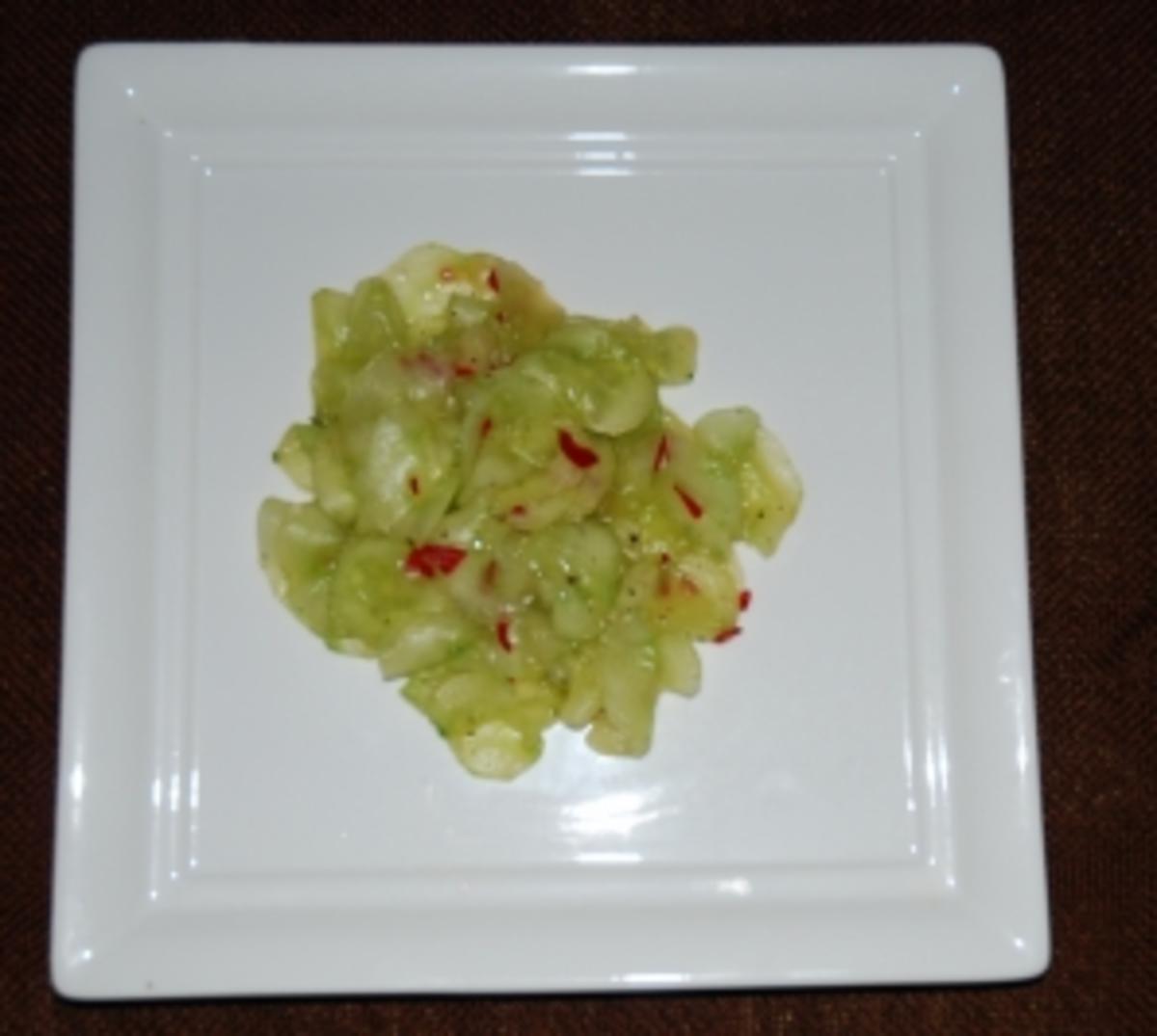 Gurkensalat mit Chili - Rezept mit Bild - kochbar.de