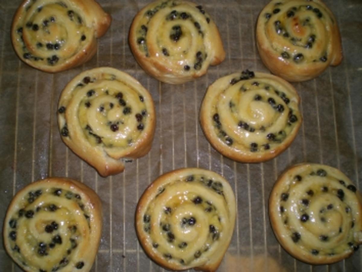 Vanille-Puddingschnecken mit Rosinen - Rezept - Bild Nr. 9