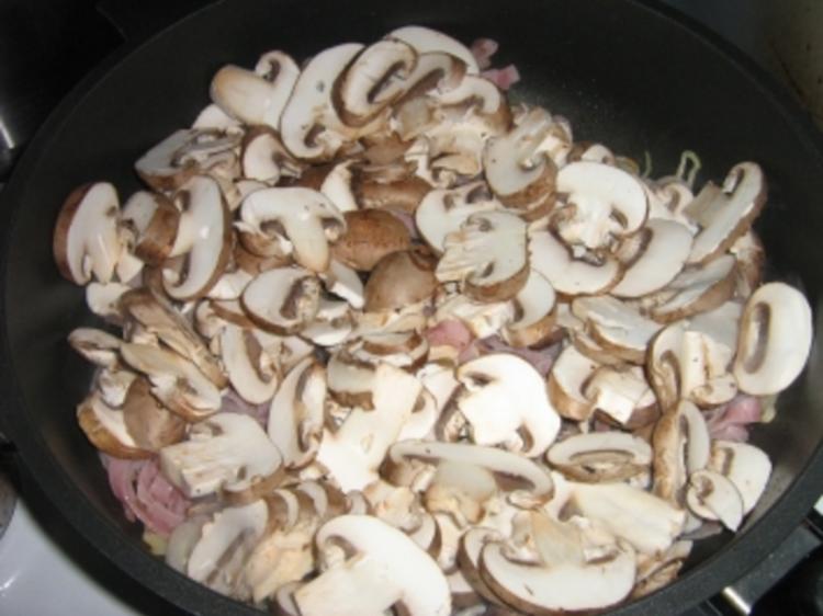 Spaghetti mit Roquefort Champignon Sauce - einfach - 227 kcal/100g