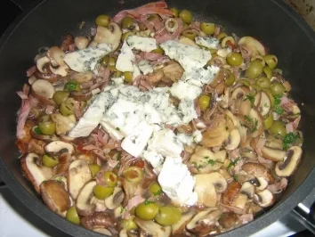 Rezept: Spaghetti mit Roquefort-Champignon-Sauce Bild Nr. 7 Spaghetti mit Roquefort-Champignon-Sauce - Rezept - Bild Nr. 7