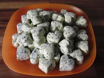 Rezept: Claudia's Kräuterbutter mit Knoblauch Claudia's Kräuterbutter mit Knoblauch - Rezept