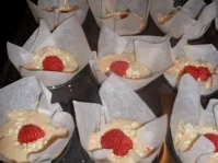 Rezept: Himbeer Muffins mit weißer Schokolade Bild Nr. 2 Himbeer Muffins mit weißer Schokolade - Rezept - Bild Nr. 2