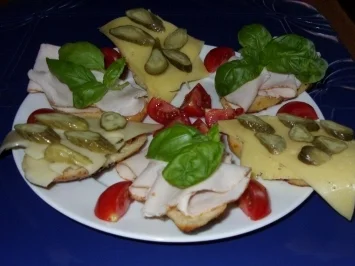 Rezept: Griechische Kartoffel-Brötchen lecker belegt Bild Nr. 4 Griechische Kartoffel-Brötchen lecker belegt - Rezept - Bild Nr. 4