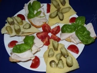 Rezept: Griechische Kartoffel-Brötchen lecker belegt Griechische Kartoffel-Brötchen lecker belegt - Rezept