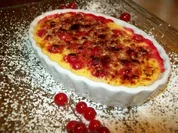 Creme brûlèe mit roten Beeren - Rezept