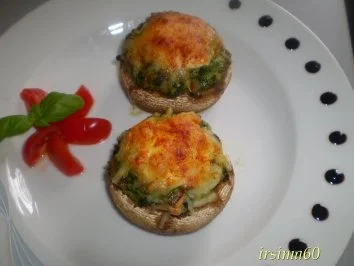 Rezept: Mit Blattspinat und Schinken gefüllte Pilze Mit Blattspinat und Schinken gefüllte Pilze - Rezept