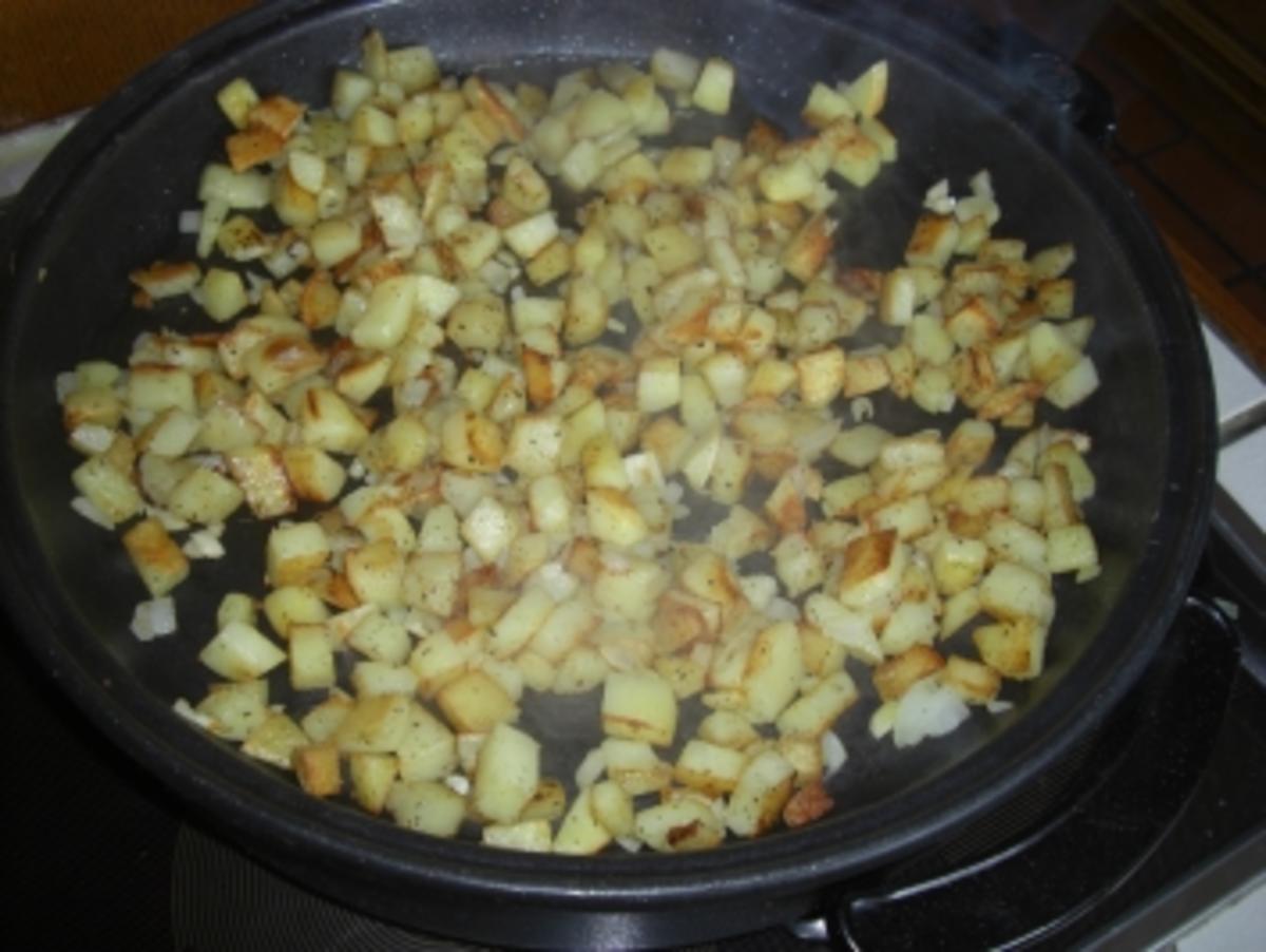 Kartoffel- Inges "Rohgerösteste Kartoffelpfanne"  mit Knobi - Rezept