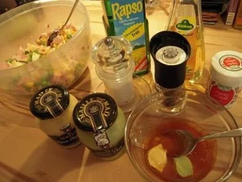 Rezept: Wurst-Käse-Salat Bild Nr. 3 Wurst-Käse-Salat - Rezept - Bild Nr. 3