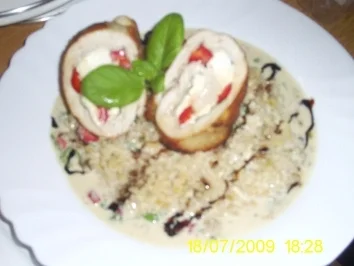 Mediterane Putenrouladen mit Weißweinsoße auf Zartweizengries - Rezept