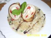 Mediterane Putenrouladen mit Weißweinsoße auf Zartweizengries - Rezept