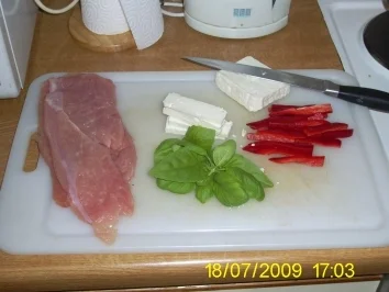 Mediterane Putenrouladen mit Weißweinsoße auf Zartweizengries - Rezept - Bild Nr. 2