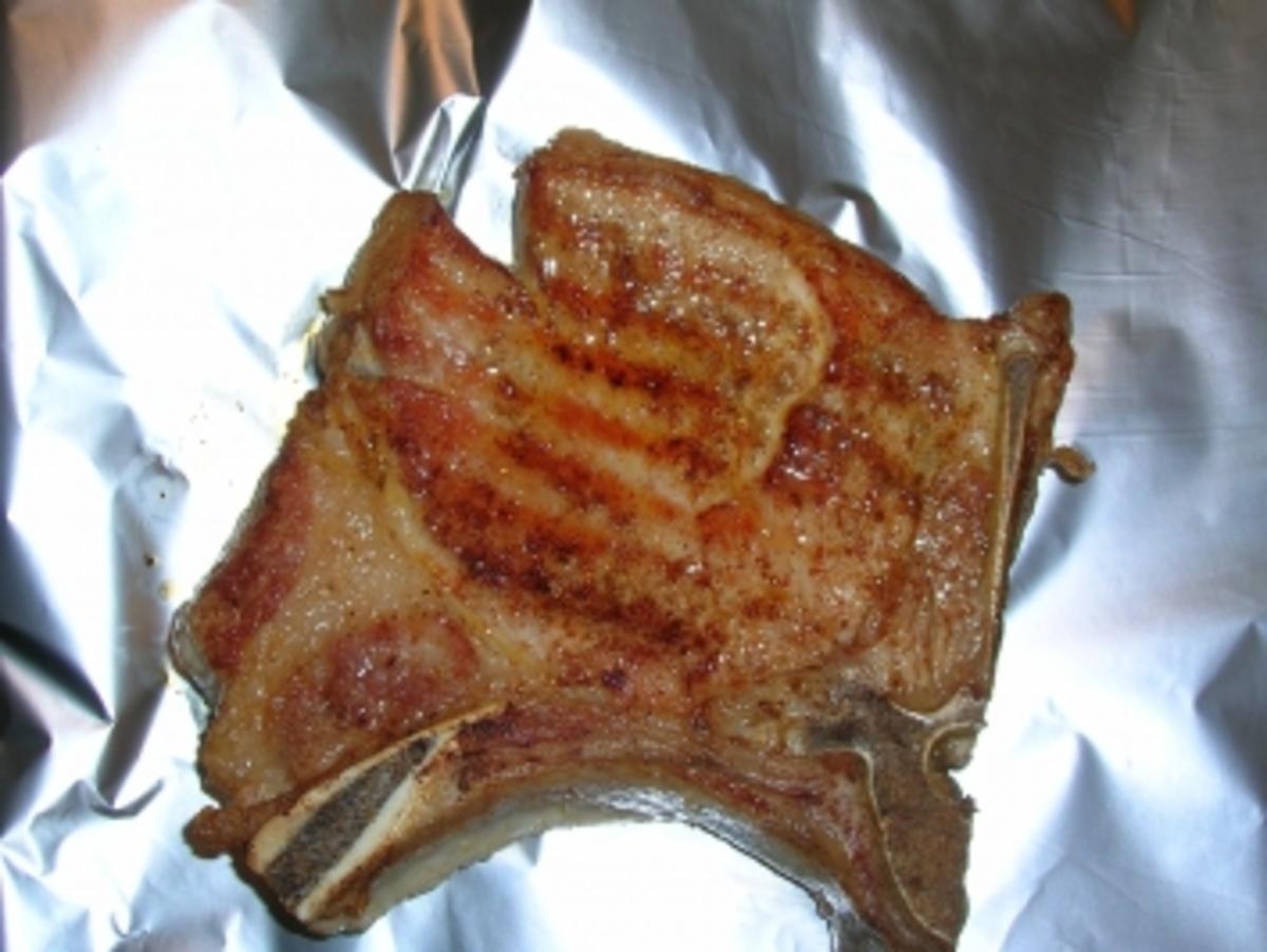 Schweinekoteletts (im Silbermantel) mit Sherry-Austernpilzkruste an Rösti - Rezept - Bild Nr. 6