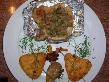 Rezept: Schweinekoteletts (im Silbermantel) mit Sherry-Austernpilzkruste an Rösti Schweinekoteletts (im Silbermantel) mit Sherry-Austernpilzkruste an Rösti - Rezept