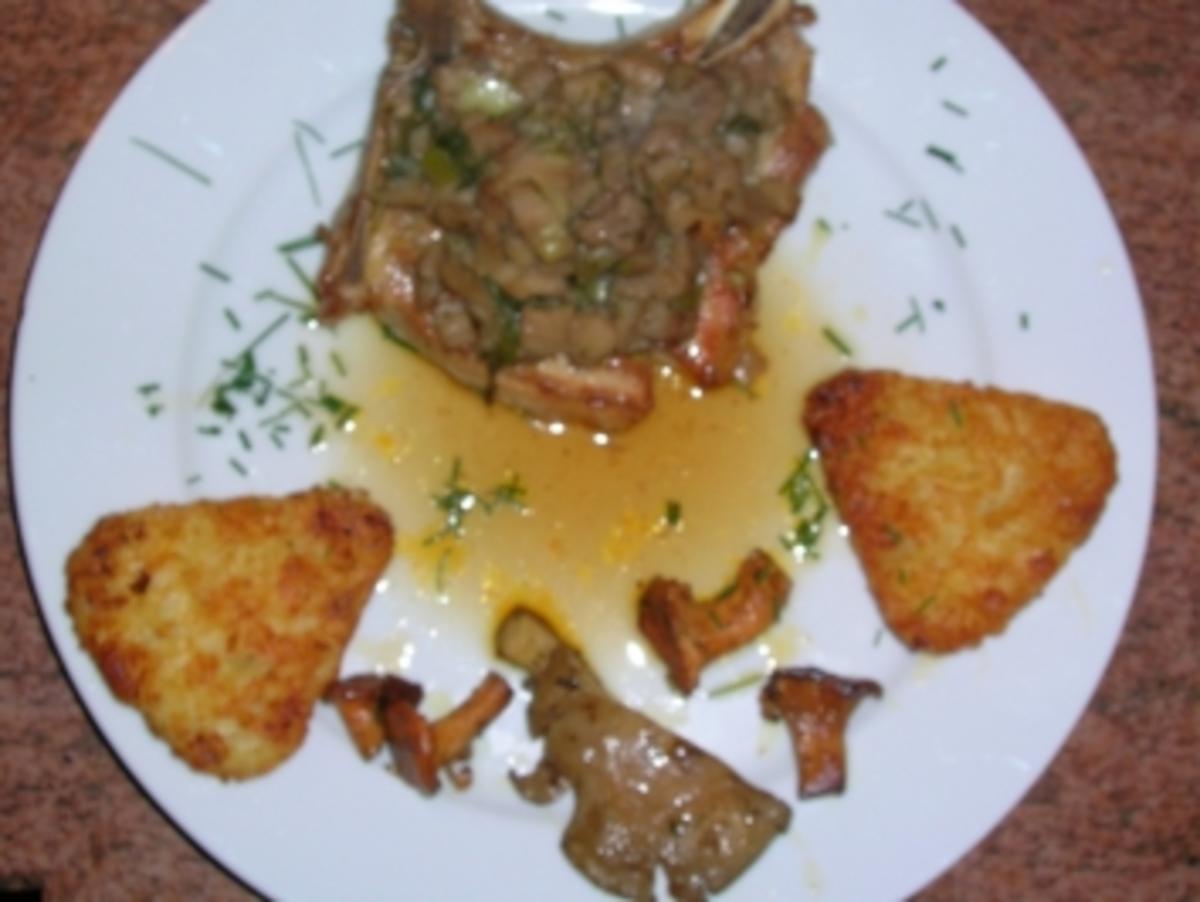 Schweinekoteletts (im Silbermantel) mit Sherry-Austernpilzkruste an Rösti - Rezept - Bild Nr. 3