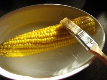 Rezept: Mais im Honig-Sesammantel Bild Nr. 4 Mais im Honig-Sesammantel - Rezept - Bild Nr. 4