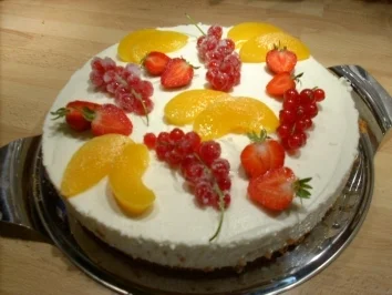 Rezept: Pfirsich-Sekt-Torte Pfirsich-Sekt-Torte - Rezept