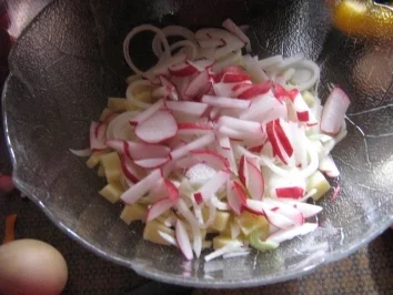 Käsesalat aus der Tomate - Rezept - Bild Nr. 4