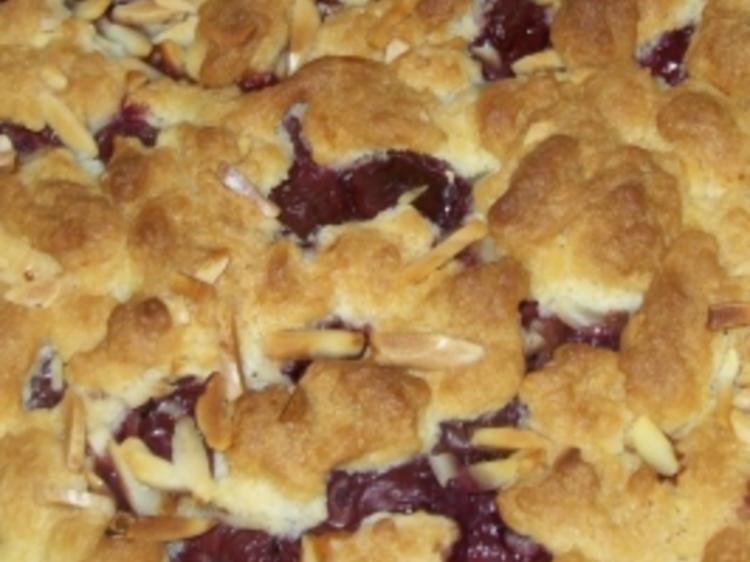 Blechkuchen mit Obst und Schmand Rezepte - kochbar.de