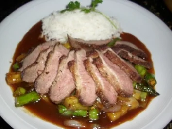 Entenbrust mit Ananas und Spargel - Rezept