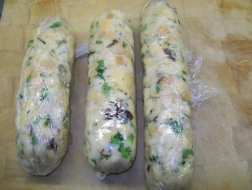 Rezept: Miniserviettenknödel mit Steinpilzen Bild Nr. 4 Miniserviettenknödel mit Steinpilzen - Rezept - Bild Nr. 4