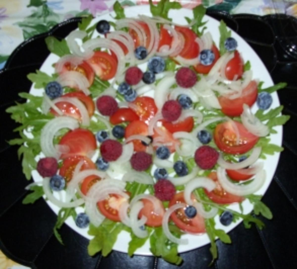 Sommer-Salat mit Gemüse und Früchten - Rezept - Bild Nr. 4