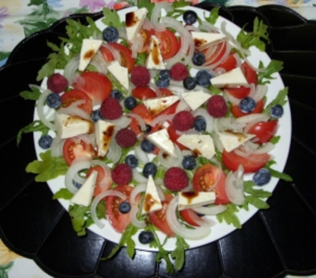 Sommer-Salat mit Gemüse und Früchten - Rezept - Bild Nr. 5