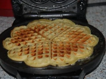 Waffeln - Bananenwaffeln mit heißer Schokoladensoße - Rezept - Bild Nr. 8