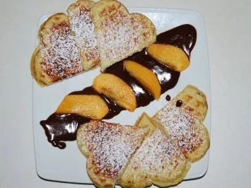 Waffeln - Bananenwaffeln mit heißer Schokoladensoße - Rezept - Bild Nr. 2