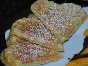 Waffeln - Bananenwaffeln mit heißer Schokoladensoße - Rezept - Bild Nr. 2