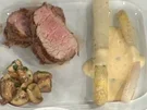 Mariniertes Kalbsfilet mit Champignons, Spargel und Sauce Bernaise (Hans Meiser) - Rezept