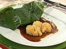 Gegrillte Früchte im Bananenblatt mit asiatischer Karamellsoße und gefüllter Litschi (Maite Kelly) - Rezept